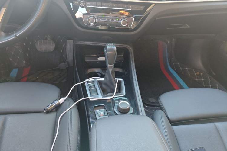 Used BMW 1 Series 2018 118i Sport Edition Gear Lever