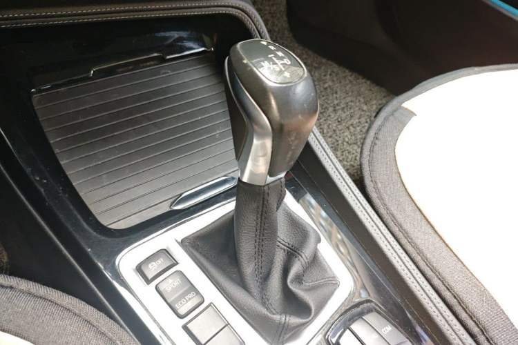 Used BMW 1 Series 2018 118i Sport Edition Gear Lever