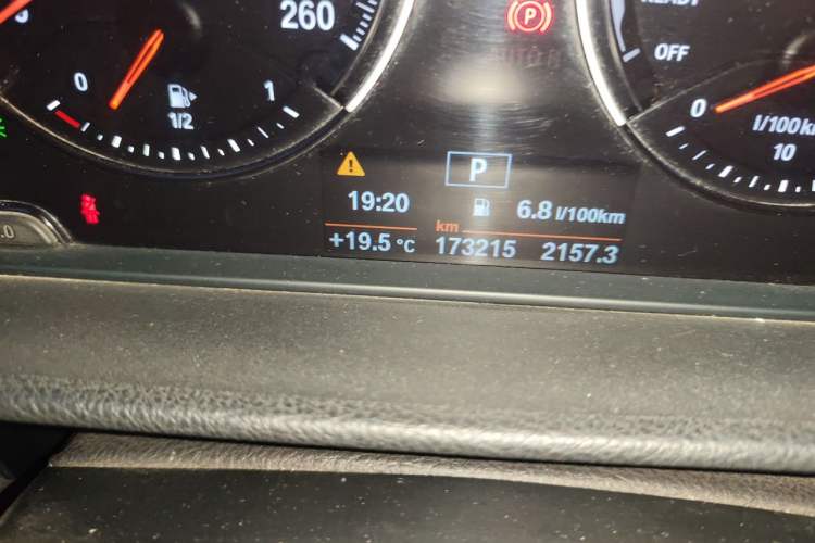Used BMW 1 Series 2018 118i Sport Edition Odometer Close Up