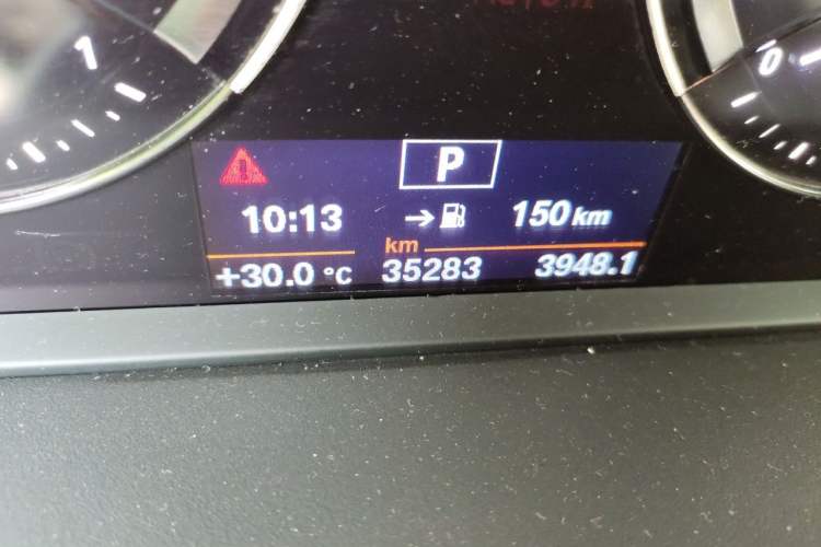 Used BMW 1 Series 2018 118i Sport Edition Odometer Close Up