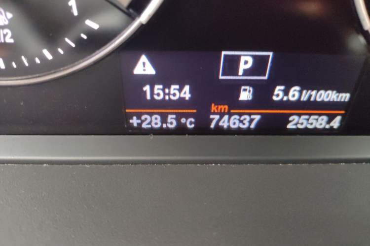 Used BMW 1 Series 2018 118i Sport Edition Odometer Close Up