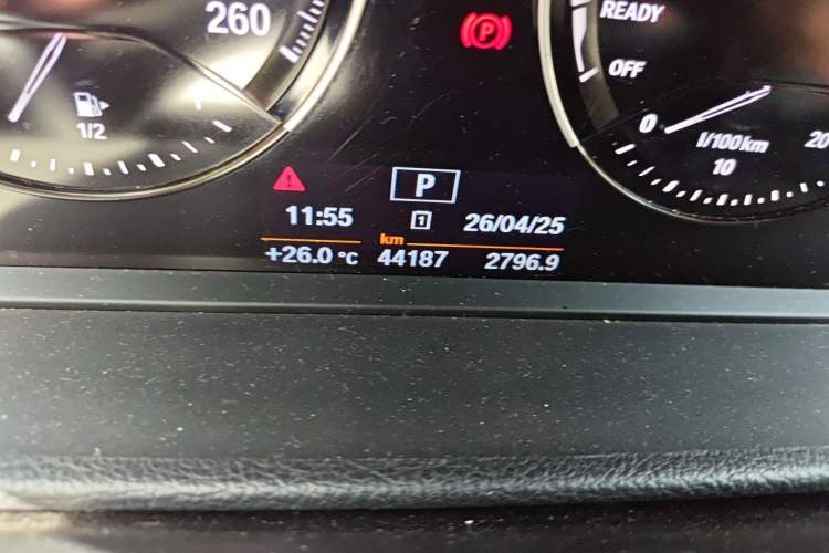 Used BMW 1 Series 2018 118i Sport Edition Odometer Close Up