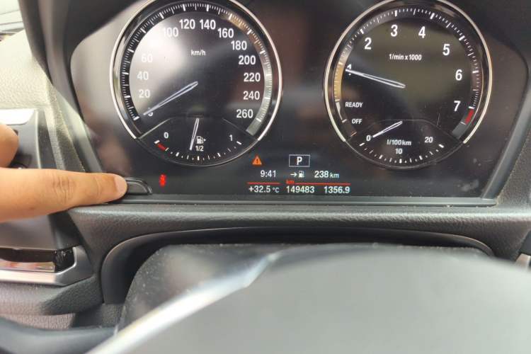 Used BMW 1 Series 2018 118i Sport Edition Odometer Close Up
