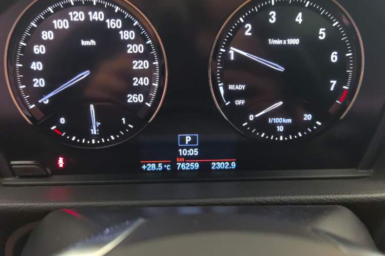 Used BMW 1 Series 2018 118i Sport Edition Odometer Close Up
