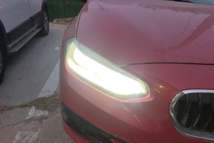 Used BMW 1 Series 2018 118i Sport Edition Right Front Headlight