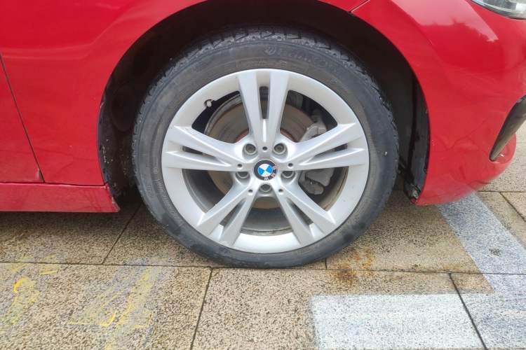 Used BMW 1 Series 2018 118i Design Package Edition Right Front Wheel Hub
