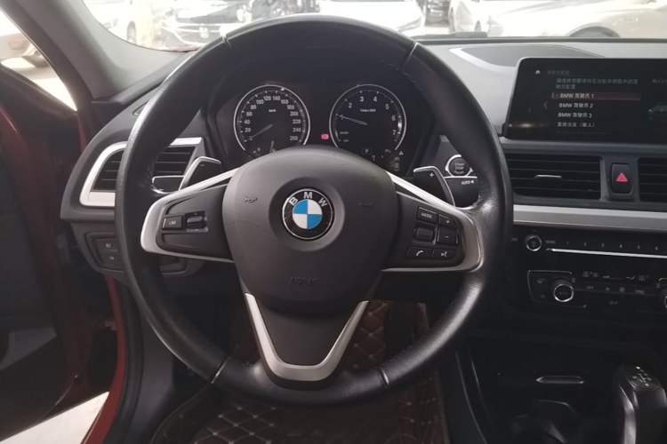 Used BMW 1 Series 2018 120i Design Package Model Steering Wheel