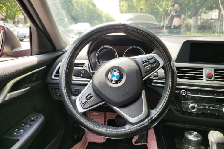 Used BMW 1 Series 2018 118i Sport Edition Steering Wheel