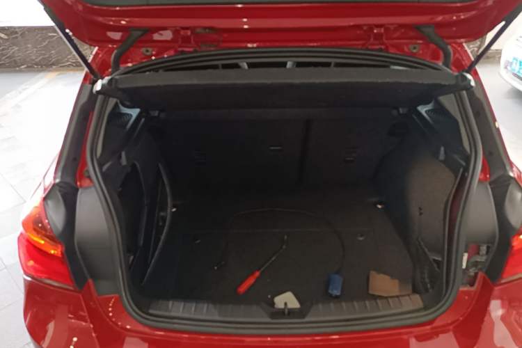 Used BMW 1 Series 2018 118i Leading Model Trunk