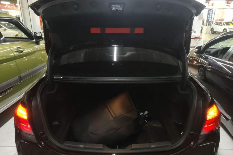 Used BMW 1 Series 2018 118i Fashion Model Trunk