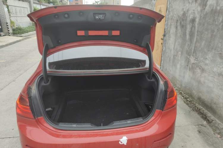 Used BMW 1 Series 2018 118i Fashion Model Trunk