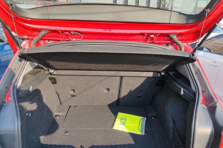 Used BMW 1 Series 2018 118i Leading Model Trunk