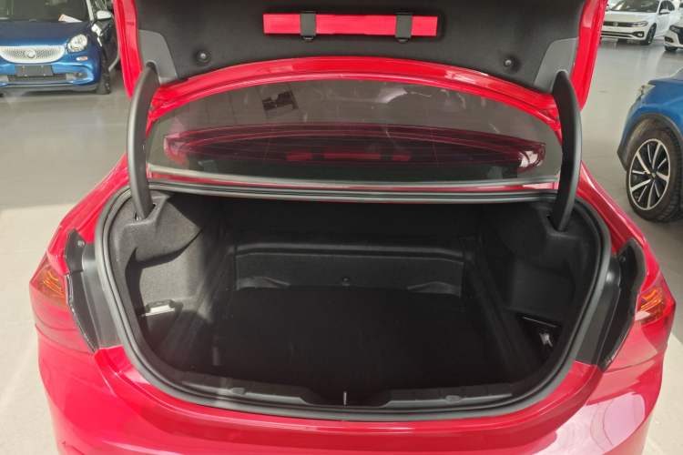 Used BMW 1 Series 2018 118i Fashion Model Trunk