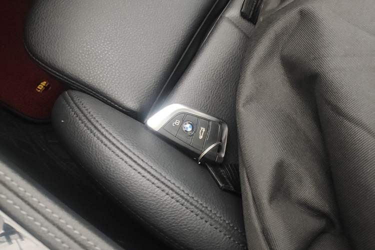 Used BMW 1 Series 2018 118i Sport Edition Vehicle Key
