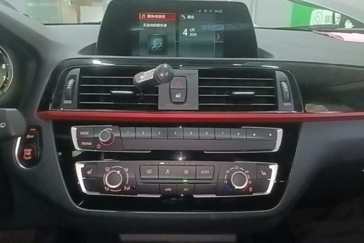 Used BMW 1 Series 2018 118i Sport Design Package Audio And AC Panel