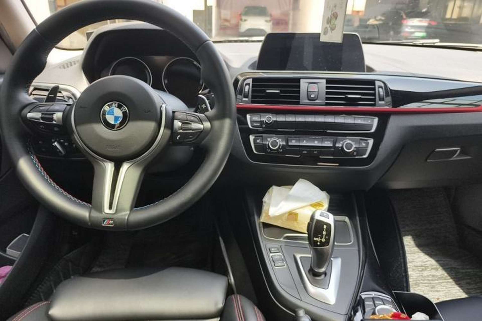 Used BMW 1 Series 2018 118i Sport Design Package Center Console