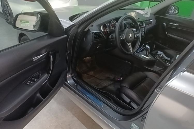 Used BMW 1 Series 2018 118i Sport Design Package Driver Seat