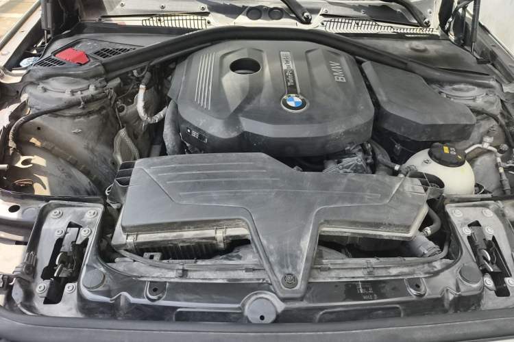 Used BMW 1 Series 2018 118i Sport Design Package Engine Bay