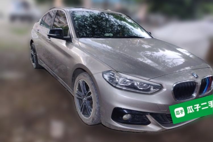Used BMW 1 Series 2018 118i Sport Edition Front Right 45 Deg