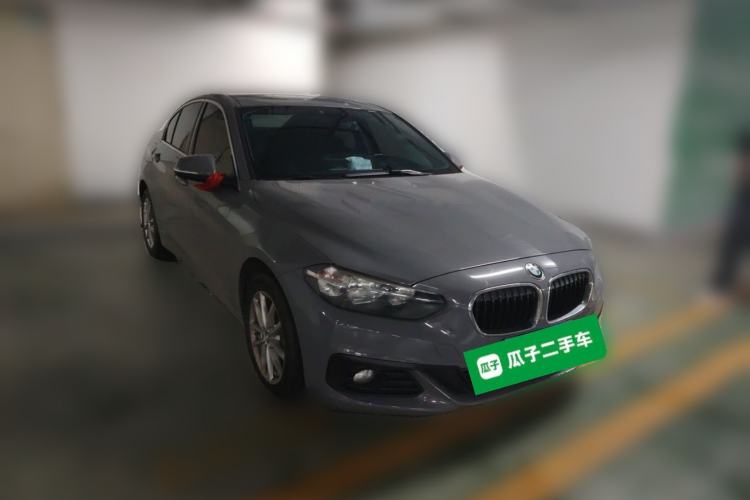 Used BMW 1 Series 2018 118i Fashion Model Front Right 45 Deg