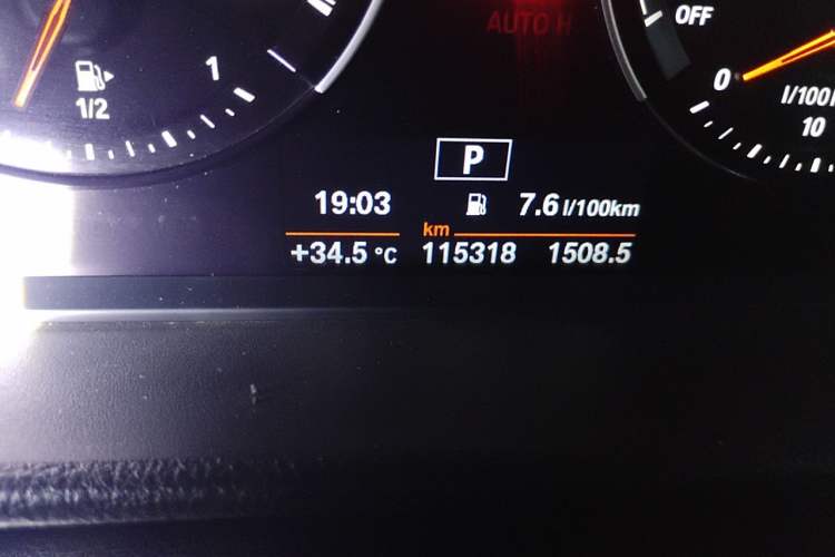 Used BMW 1 Series 2018 118i Sport Edition Odometer Close Up