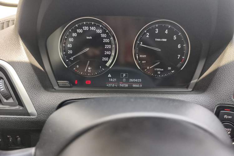 Used BMW 1 Series 2018 118i Sport Design Package Odometer Close Up