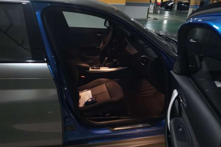 Used BMW 1 Series 2018 120i M Sport Package Right Front Seat