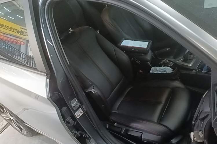 Used BMW 1 Series 2018 118i Sport Design Package Right Front Seat