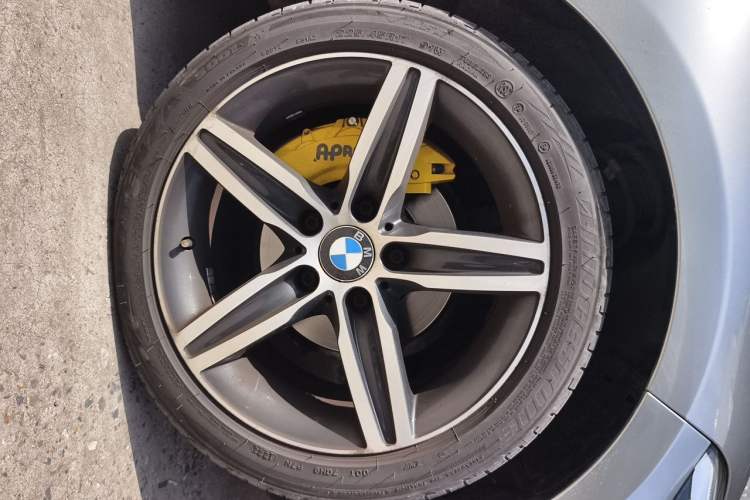 Used BMW 1 Series 2018 118i Sport Design Package Right Front Wheel Hub