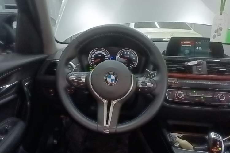 Used BMW 1 Series 2018 118i Sport Design Package Steering Wheel