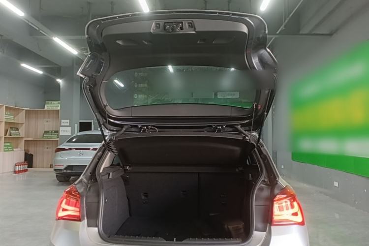 Used BMW 1 Series 2018 118i Sport Design Package Trunk