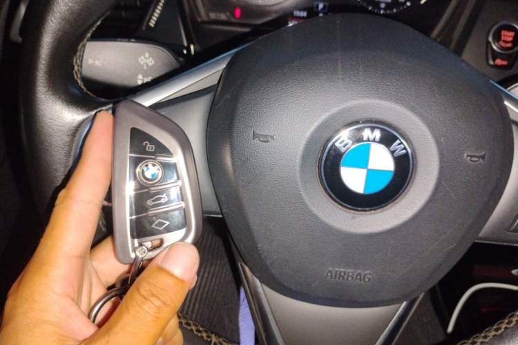 Used BMW 1 Series 2018 118i Sport Edition Vehicle Key