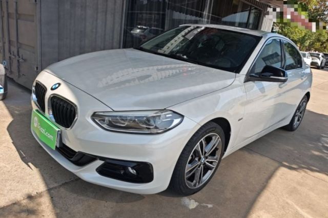 BMW 1 Series 2018 118i Sport Edition usado