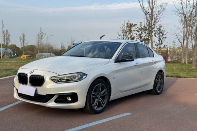 Ojetý BMW 1 Series 2018 118i Sport Edition