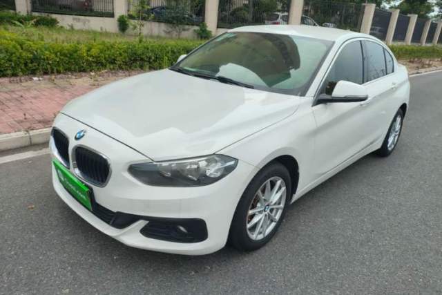 BMW 1 Series 2018 118i Fashion Model usado