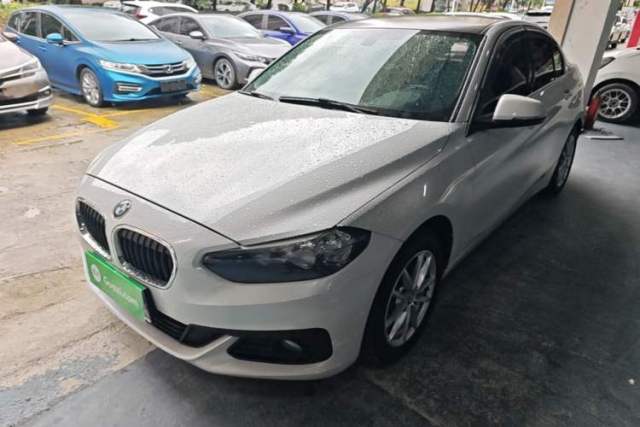 Ojetý BMW 1 Series 2018 118i Fashion Model