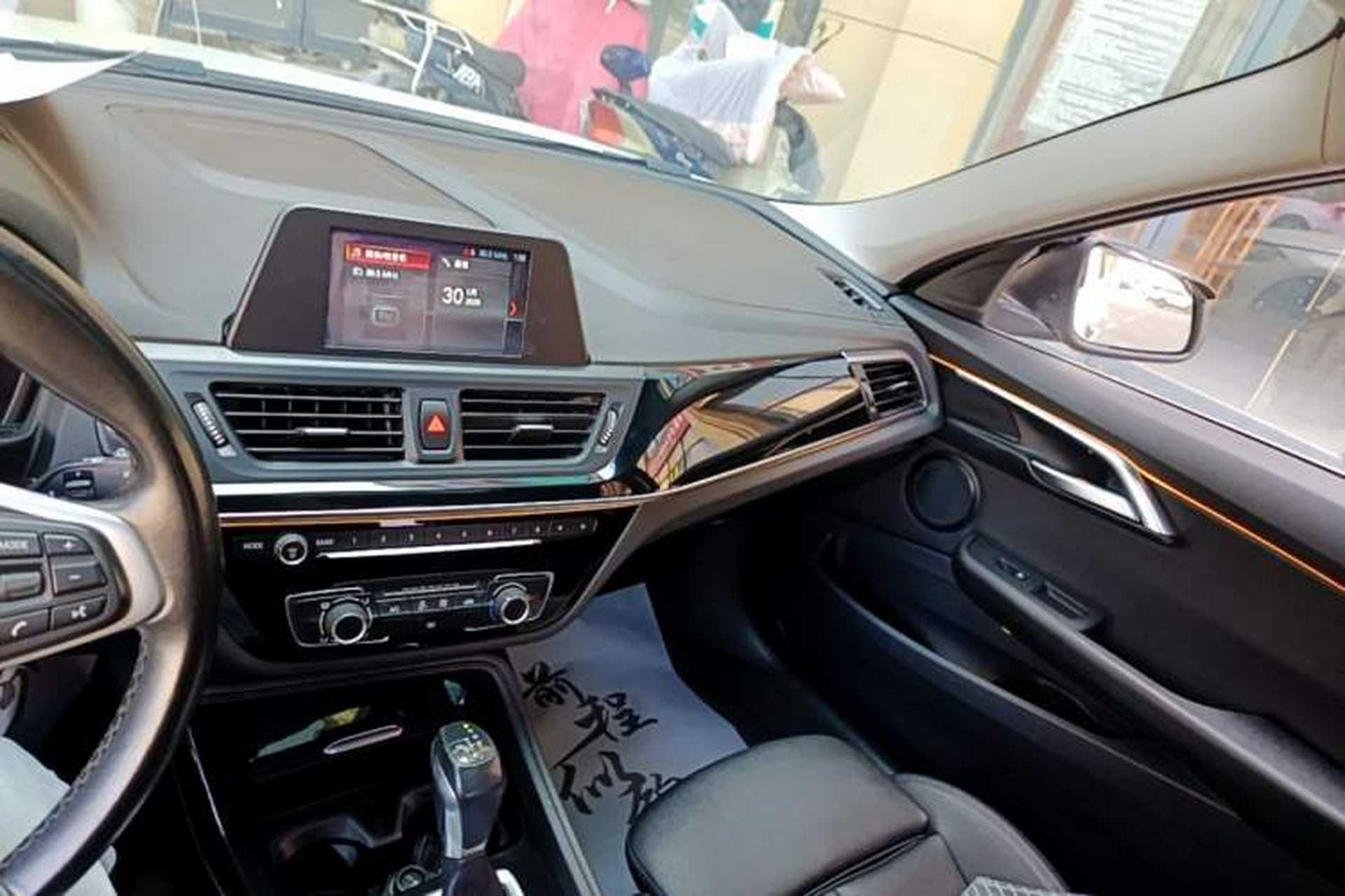Used BMW 1 Series 2018 118i Sport Edition Audio And AC Panel