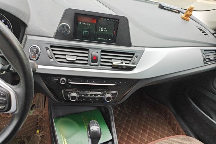 Used BMW 1 Series 2018 118i Fashion Model Audio And AC Panel