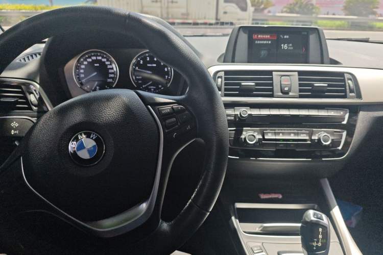 Used BMW 1 Series 2018 118i Leading Model Audio And AC Panel