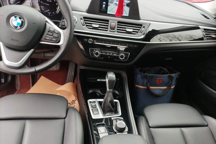 Used BMW 1 Series 2018 118i Sport Edition Audio And AC Panel