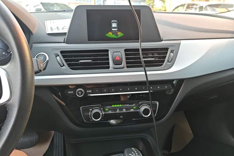 Used BMW 1 Series 2018 118i Fashion Model Audio And AC Panel