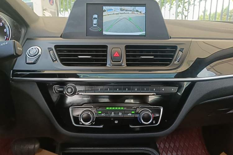 Used BMW 1 Series 2018 Facelifted 118i Sport Edition Audio And AC Panel