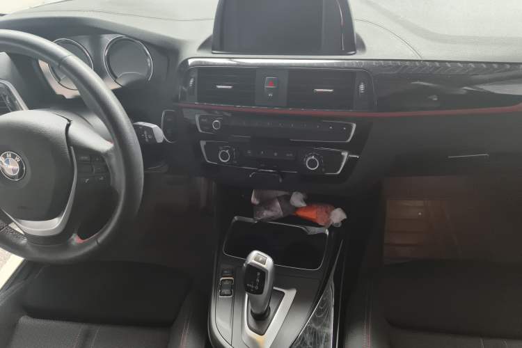Used BMW 1 Series 2018 118i Sport Design Package Audio And AC Panel