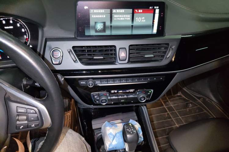 Used BMW 1 Series 2018 118i Design Package Edition Audio And AC Panel