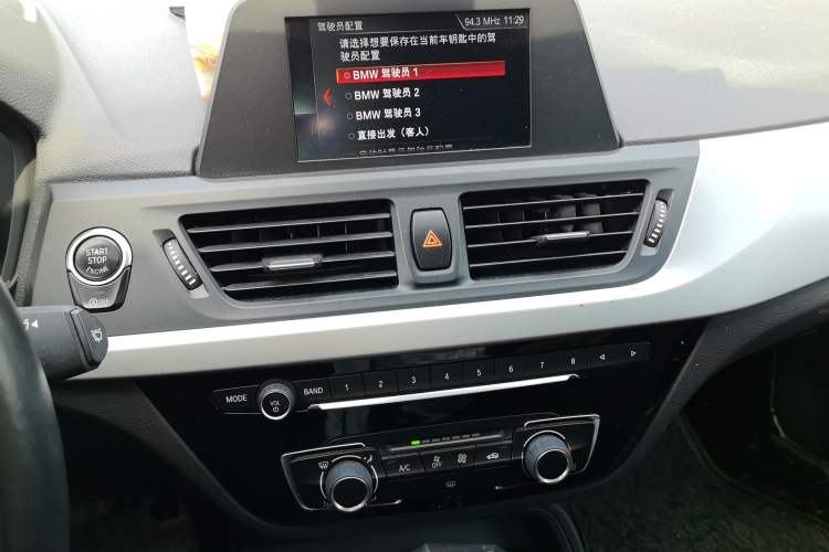 Used BMW 1 Series 2018 118i Fashion Model Audio And AC Panel