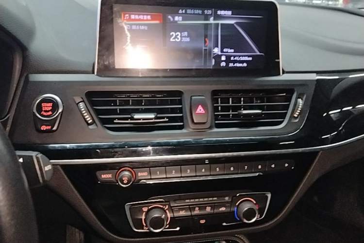 Used BMW 1 Series 2018 118i Sport Edition Audio And AC Panel