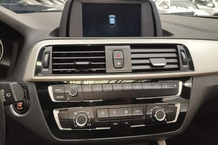 Used BMW 1 Series 2018 118i Leading Model Audio And AC Panel