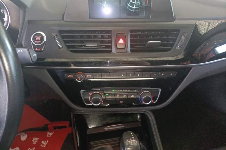 Used BMW 1 Series 2018 118i Sport Edition Audio And AC Panel
