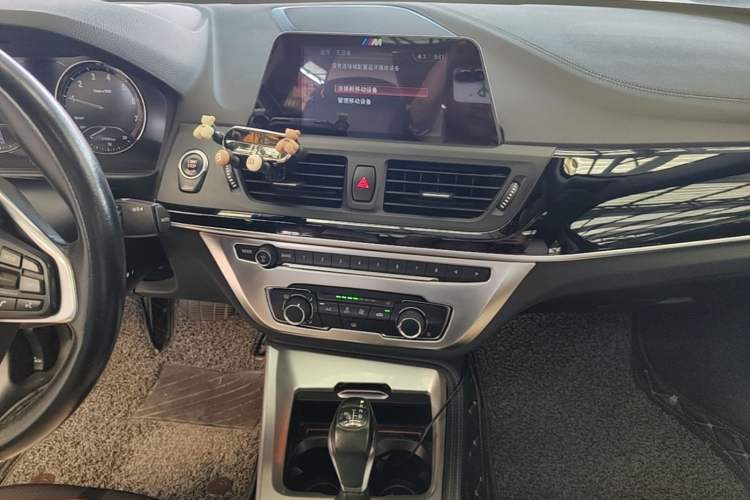 Used BMW 1 Series 2018 118i Sport Edition Audio And AC Panel