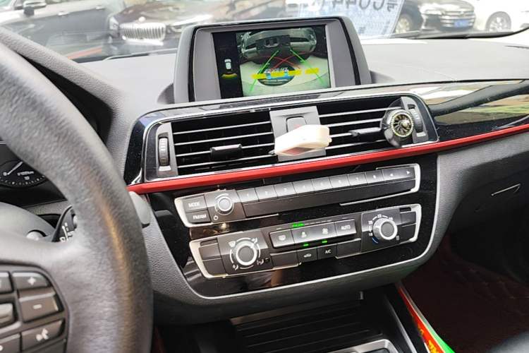 Used BMW 1 Series 2018 118i Sport Design Package Audio And AC Panel